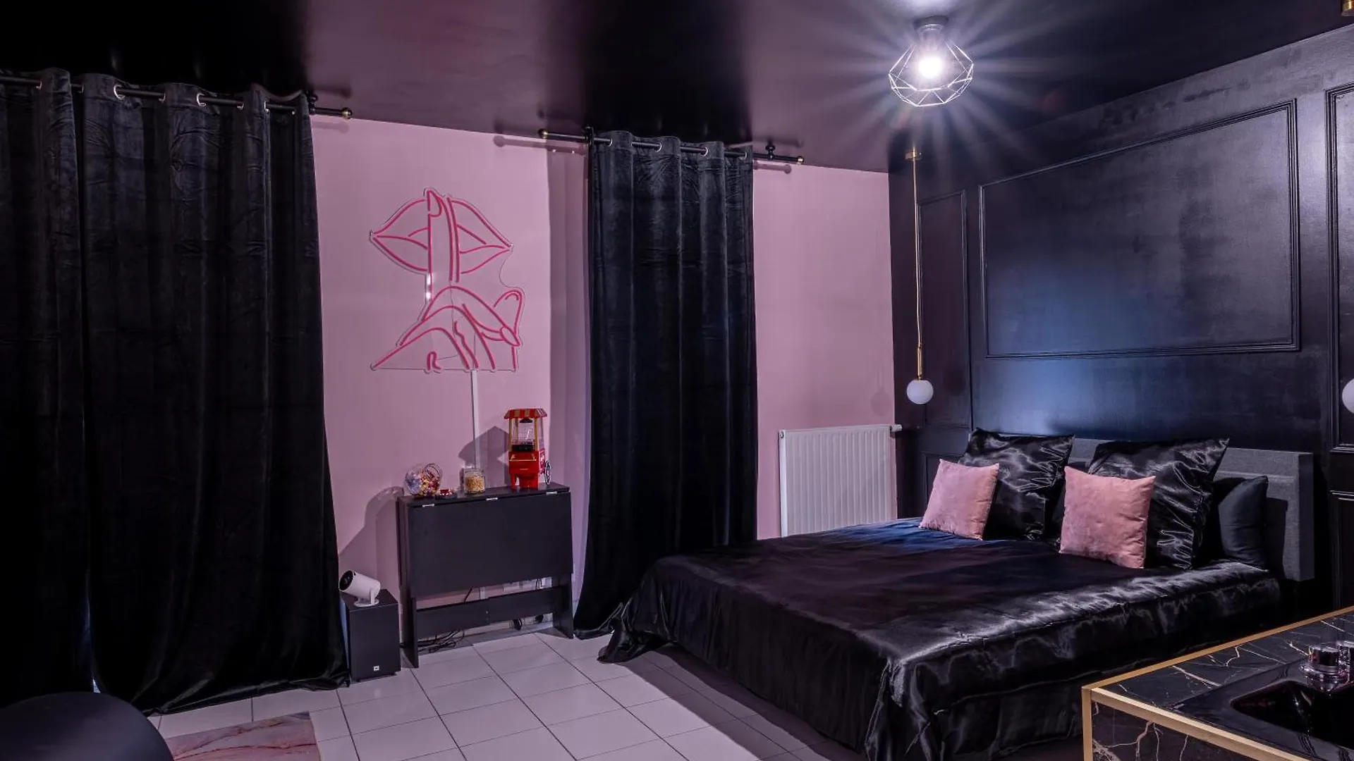 Pinky Room Villepinte  Apartment Villepinte (Seine-Saint-Denis)