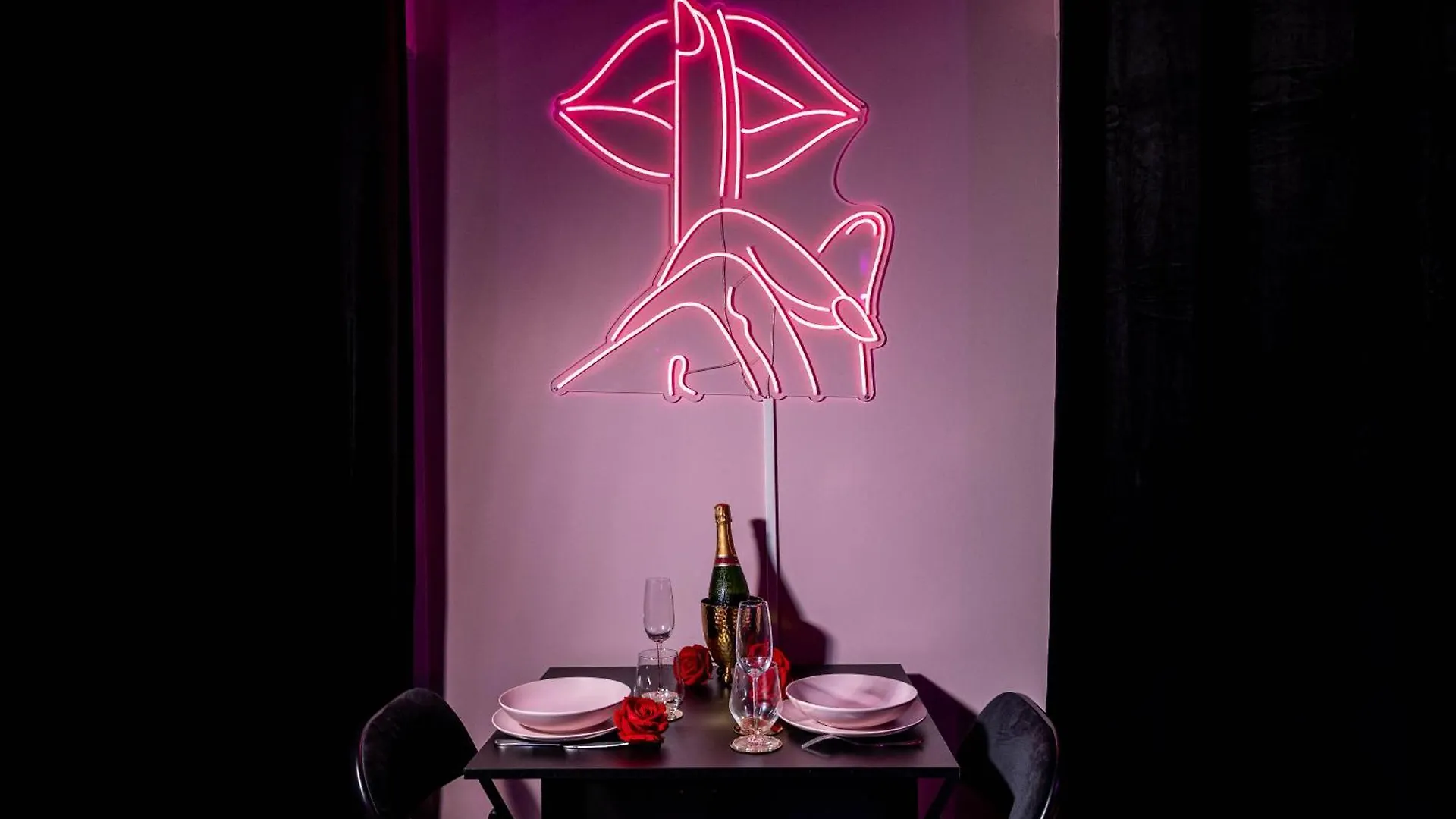 Pinky Room Villepinte